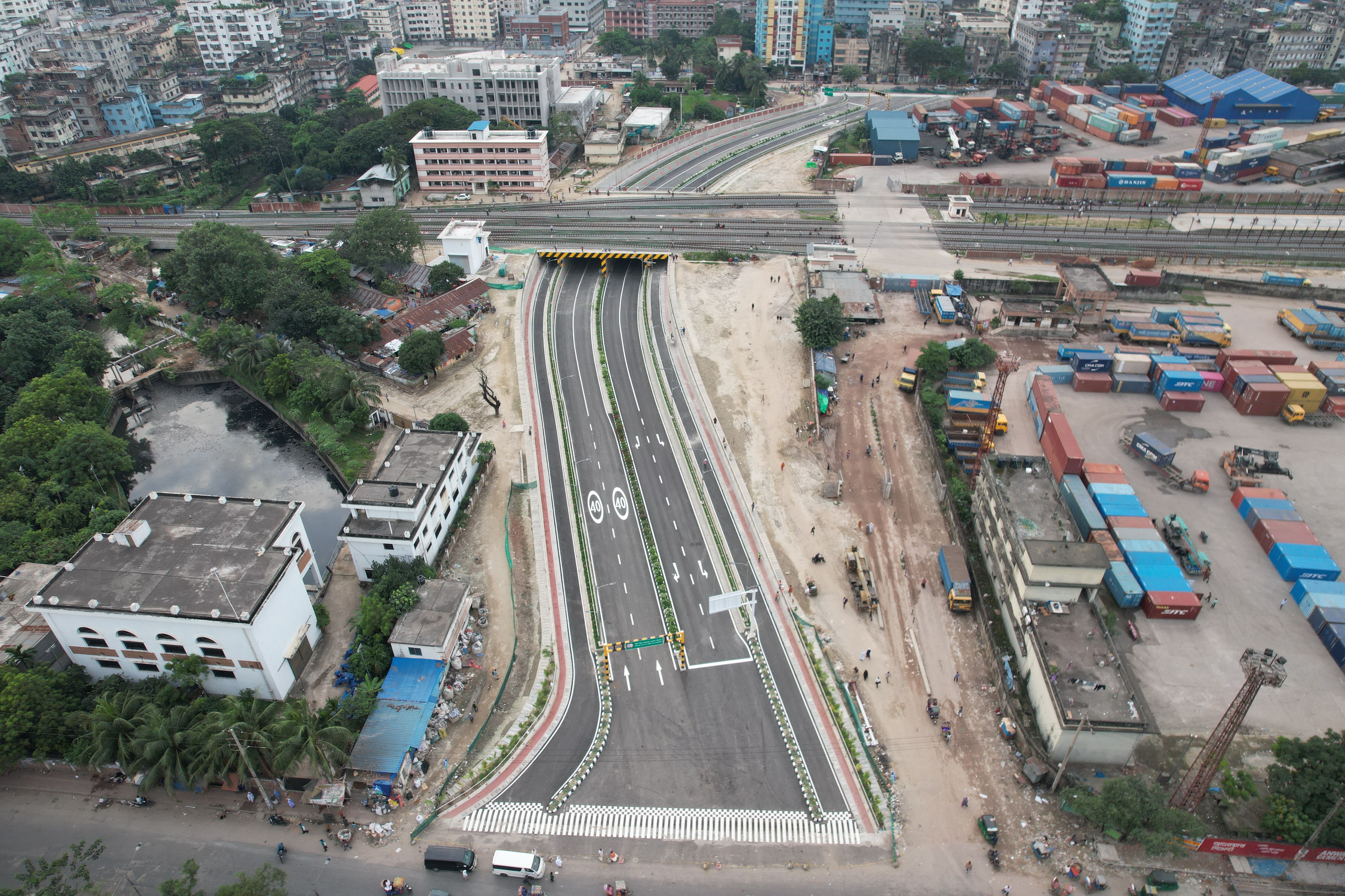 TT para地下通道全景